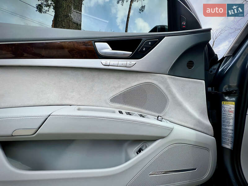 Седан Audi A8 2014 в Киеве