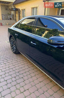 Седан Audi A8 2010 в Ужгороде