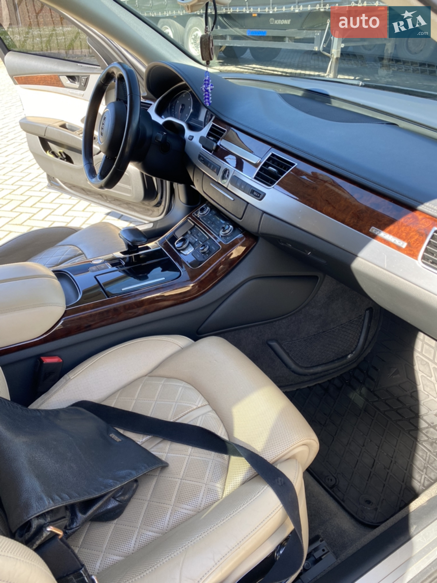 2010 Audi A8 - мініатюра 9