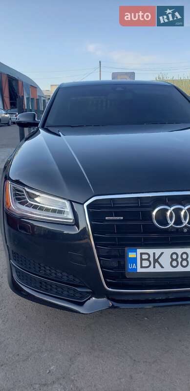 Седан Audi A8 2016 в Рівному