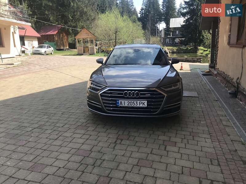 Седан Audi A8 2018 в Івано-Франківську