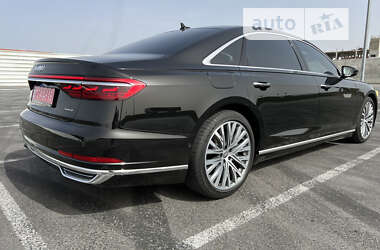 Седан Audi A8 2019 в Львові