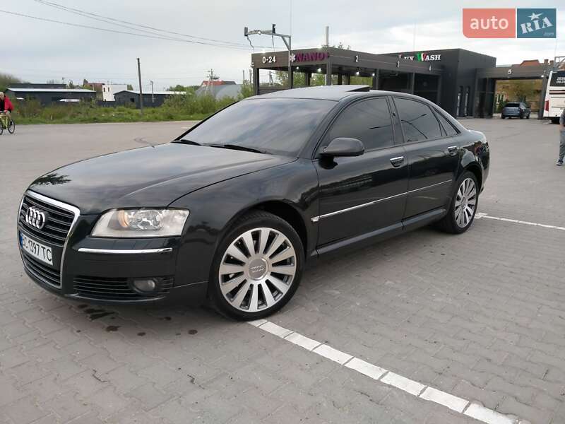 Седан Audi A8 2004 в Львові