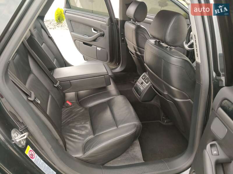 Седан Audi A8 2004 в Львові