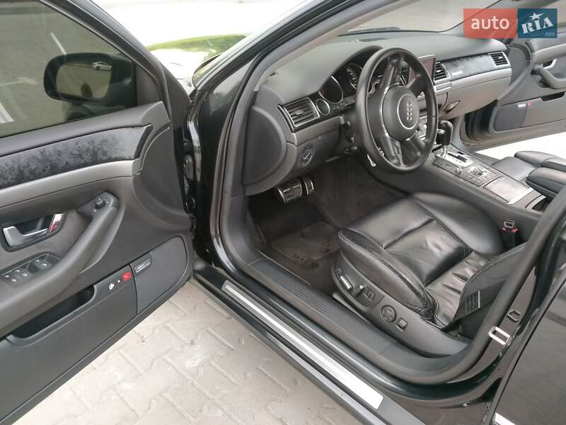 Седан Audi A8 2004 в Львові