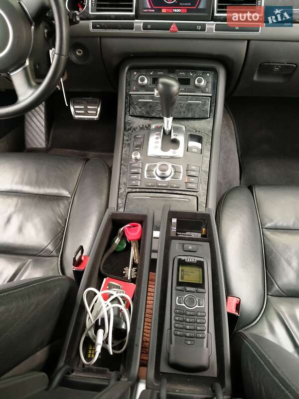 Седан Audi A8 2004 в Львові