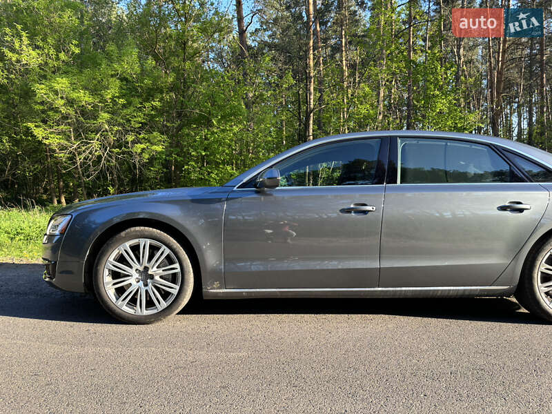 Седан Audi A8 2015 в Луцьку