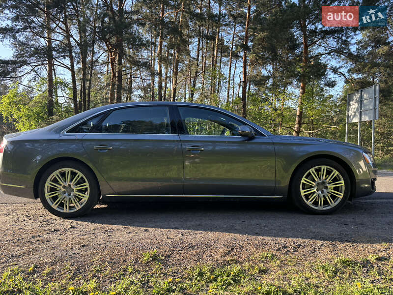 Седан Audi A8 2015 в Луцьку
