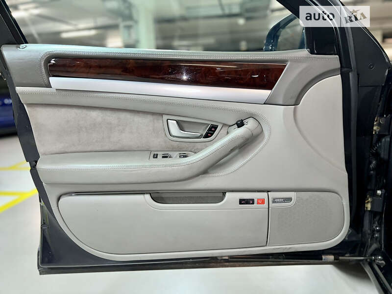 Седан Audi A8 2006 в Києві