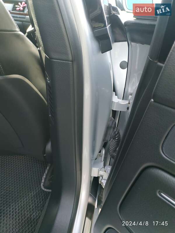 Седан Audi A8 2004 в Києві