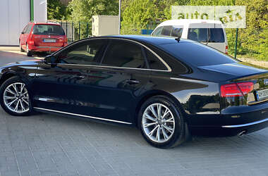 Седан Audi A8 2011 в Житомирі