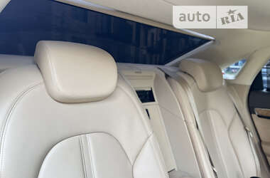 Седан Audi A8 2013 в Калуше