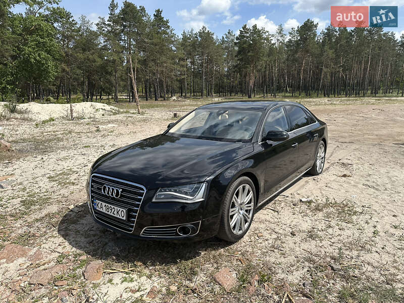 Седан Audi A8 2012 в Києві