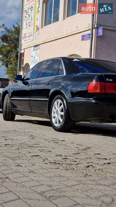Седан Audi A8 1995 в Ужгороде
