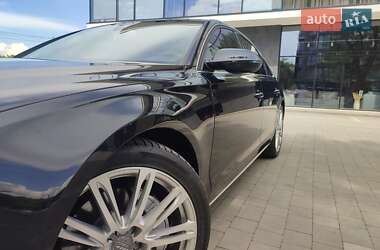 Седан Audi A8 2013 в Ужгороде