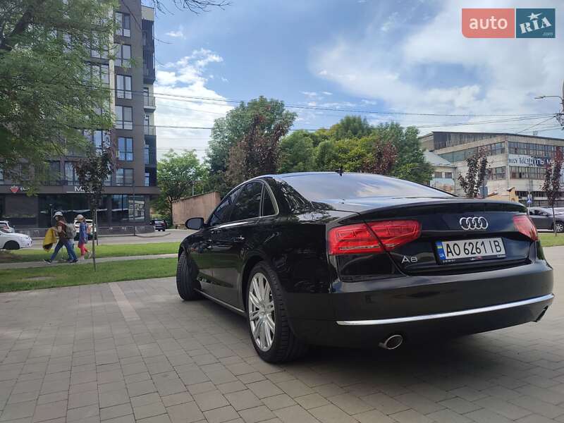 Седан Audi A8 2013 в Ужгороде