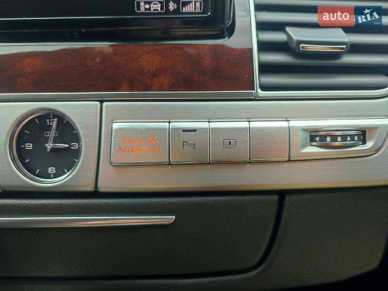 Седан Audi A8 2013 в Ужгороде