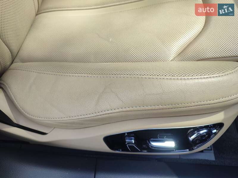Седан Audi A8 2013 в Ужгороде