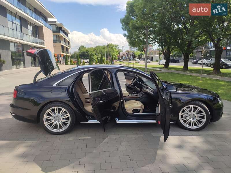 Седан Audi A8 2013 в Ужгороде