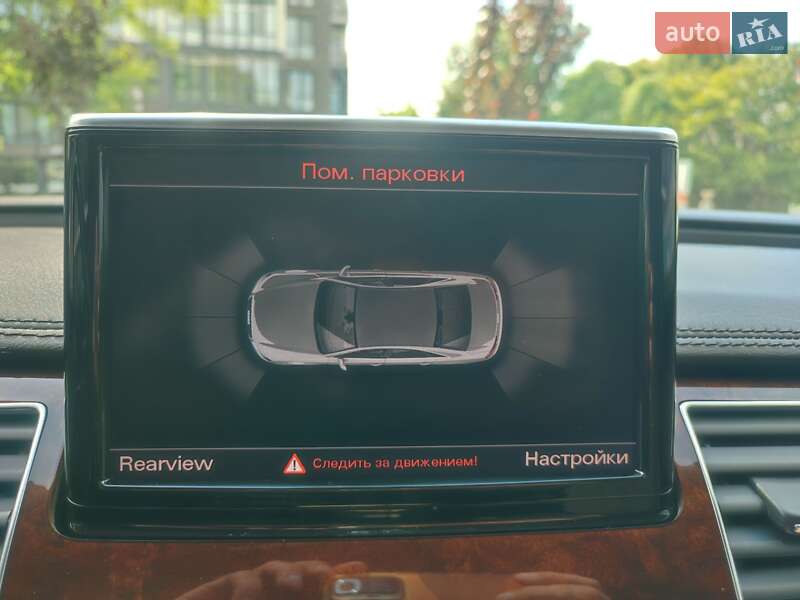 Седан Audi A8 2013 в Ужгороде