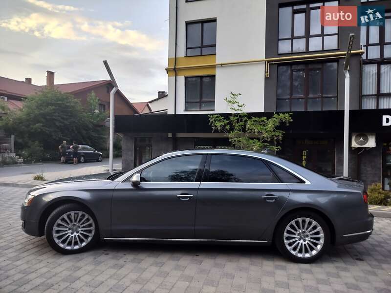 Седан Audi A8 2015 в Ивано-Франковске