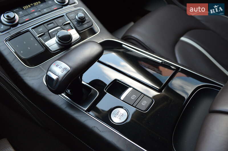 Седан Audi A8 2012 в Львове