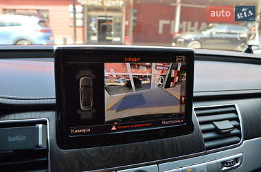 Седан Audi A8 2012 в 