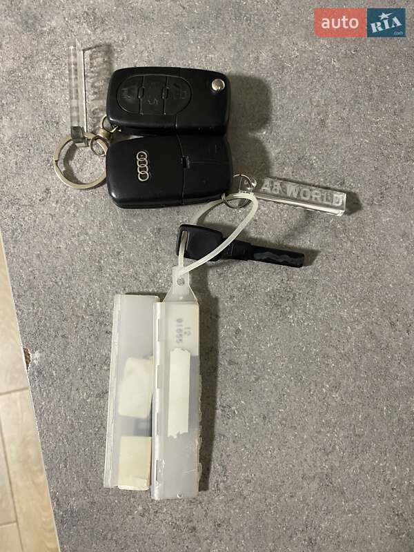 Седан Audi A8 2001 в Броварах