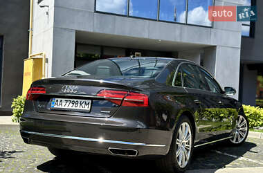 Седан Audi A8 2015 в 
