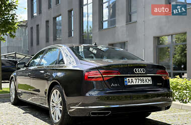 Седан Audi A8 2015 в 