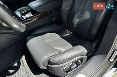 Седан Audi A8 2015 в 