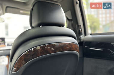 Седан Audi A8 2015 в 