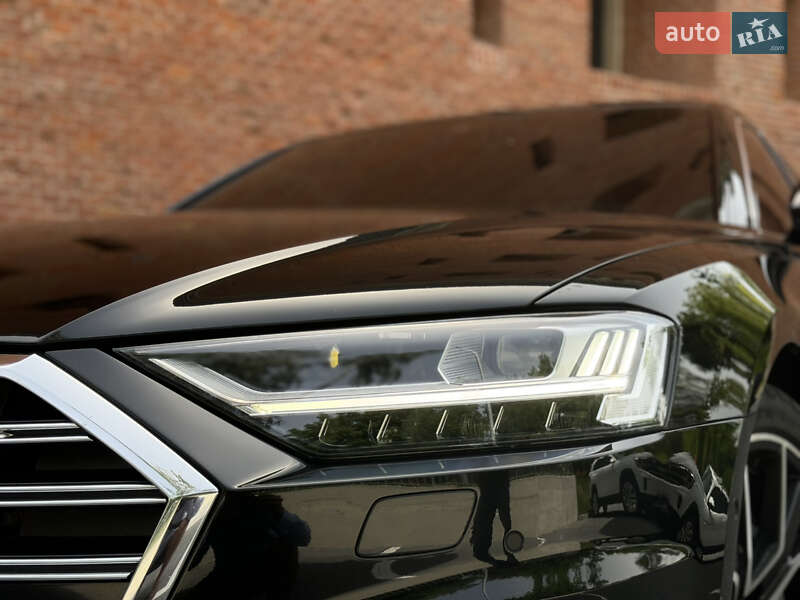 Седан Audi A8 2020 в Львові