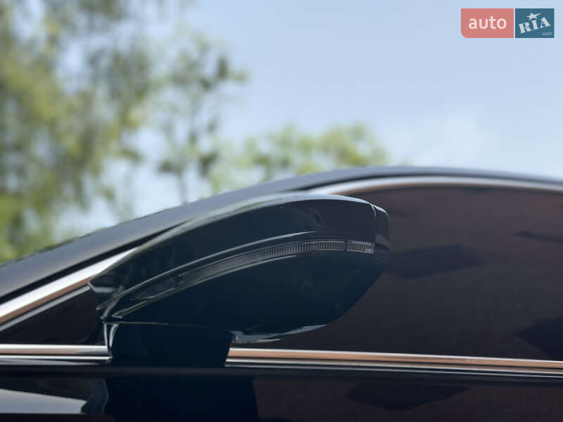 Седан Audi A8 2020 в Львові