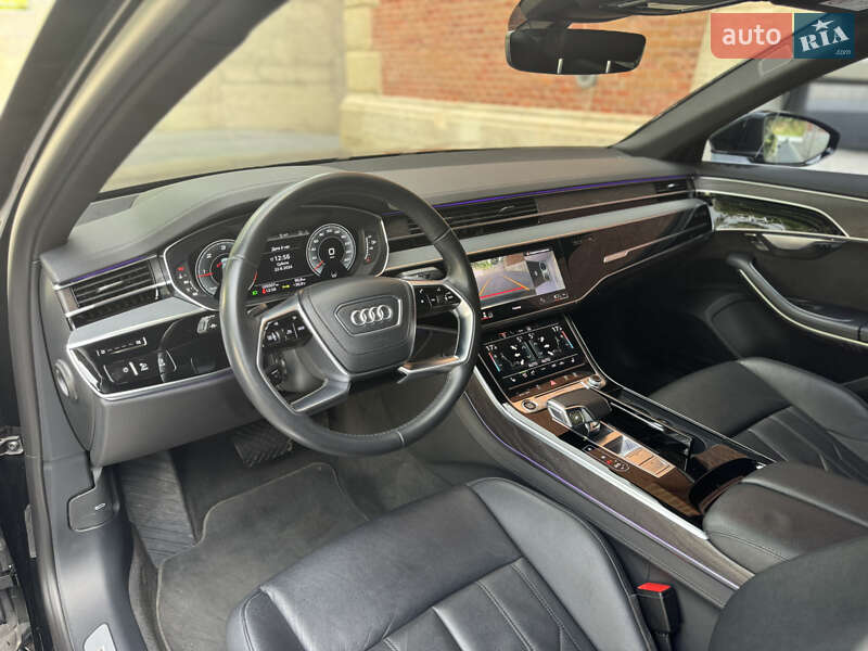Седан Audi A8 2020 в Львові