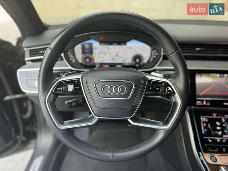 Седан Audi A8 2020 в Львові