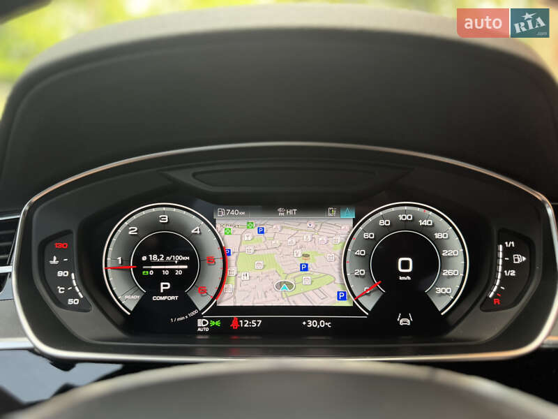 Седан Audi A8 2020 в Львові