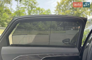 Седан Audi A8 2020 в Львові