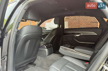 Седан Audi A8 2020 в Львові