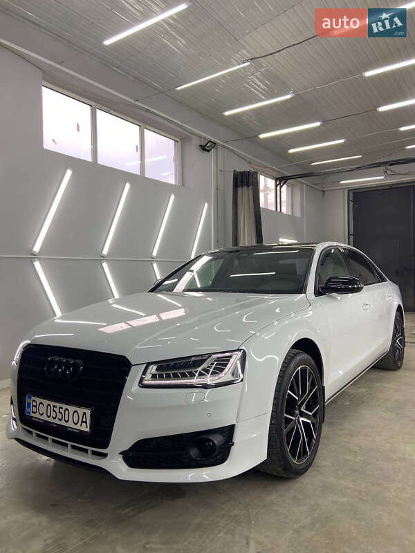 Седан Audi A8 2012 в Львове