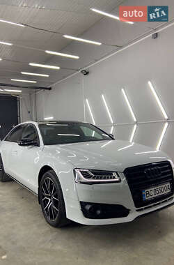 Седан Audi A8 2012 в 