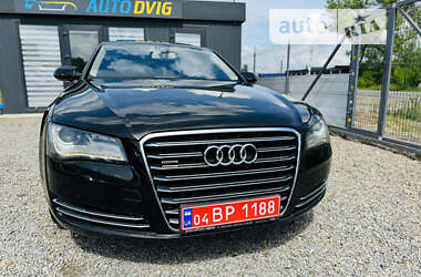 Седан Audi A8 2011 в Иршаве