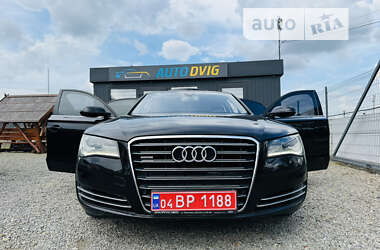 Седан Audi A8 2011 в Иршаве