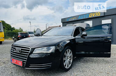 Седан Audi A8 2011 в Иршаве