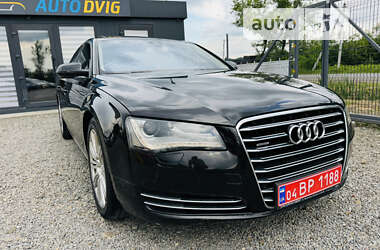 Седан Audi A8 2011 в Іршаві