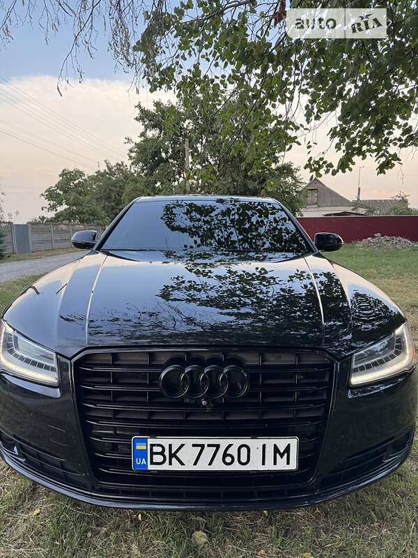 Седан Audi A8 2015 в Киеве