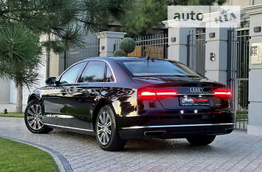 Седан Audi A8 2015 в 
