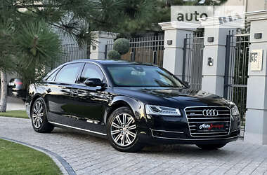 Седан Audi A8 2015 в 