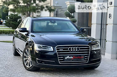 Седан Audi A8 2015 в 