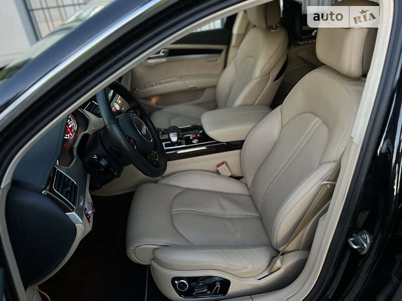 Седан Audi A8 2015 в Одессе